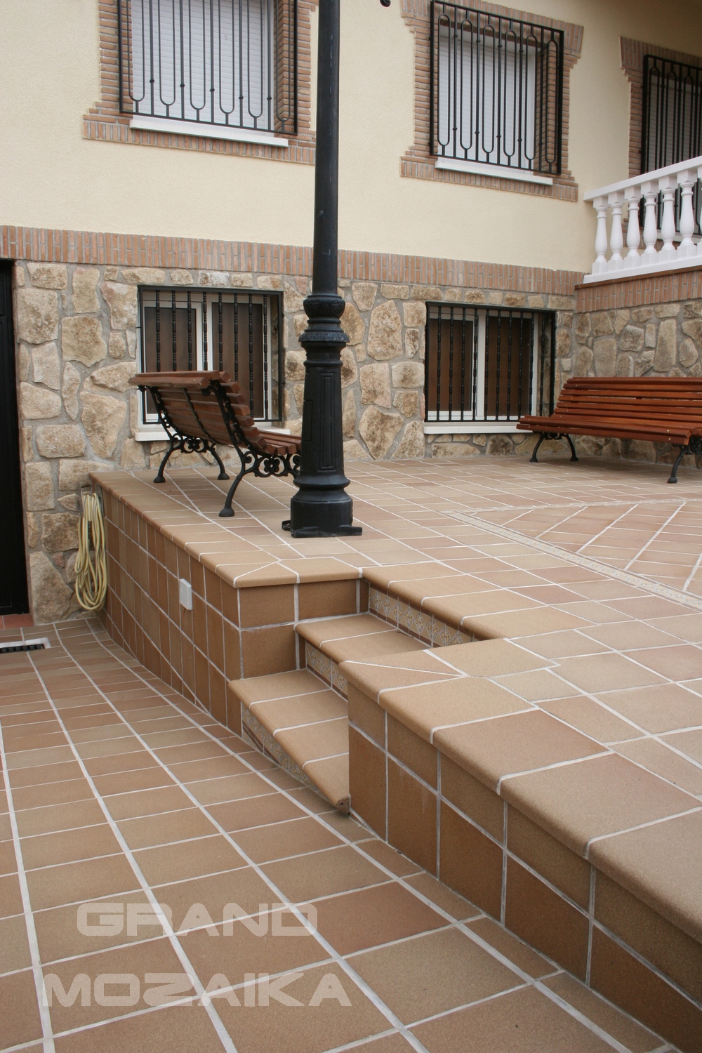 Плитка BASE MONTANA NATURAL Плитка 33X33 Керамогранит серия Natural